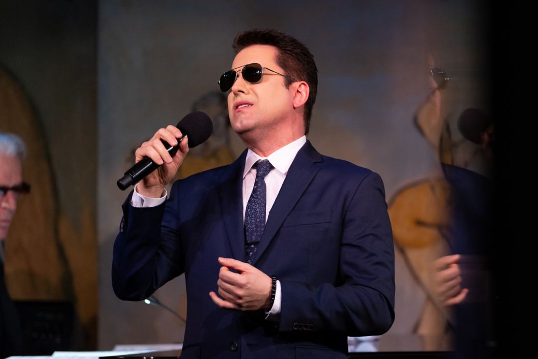 Picture of John Lloyd Young 