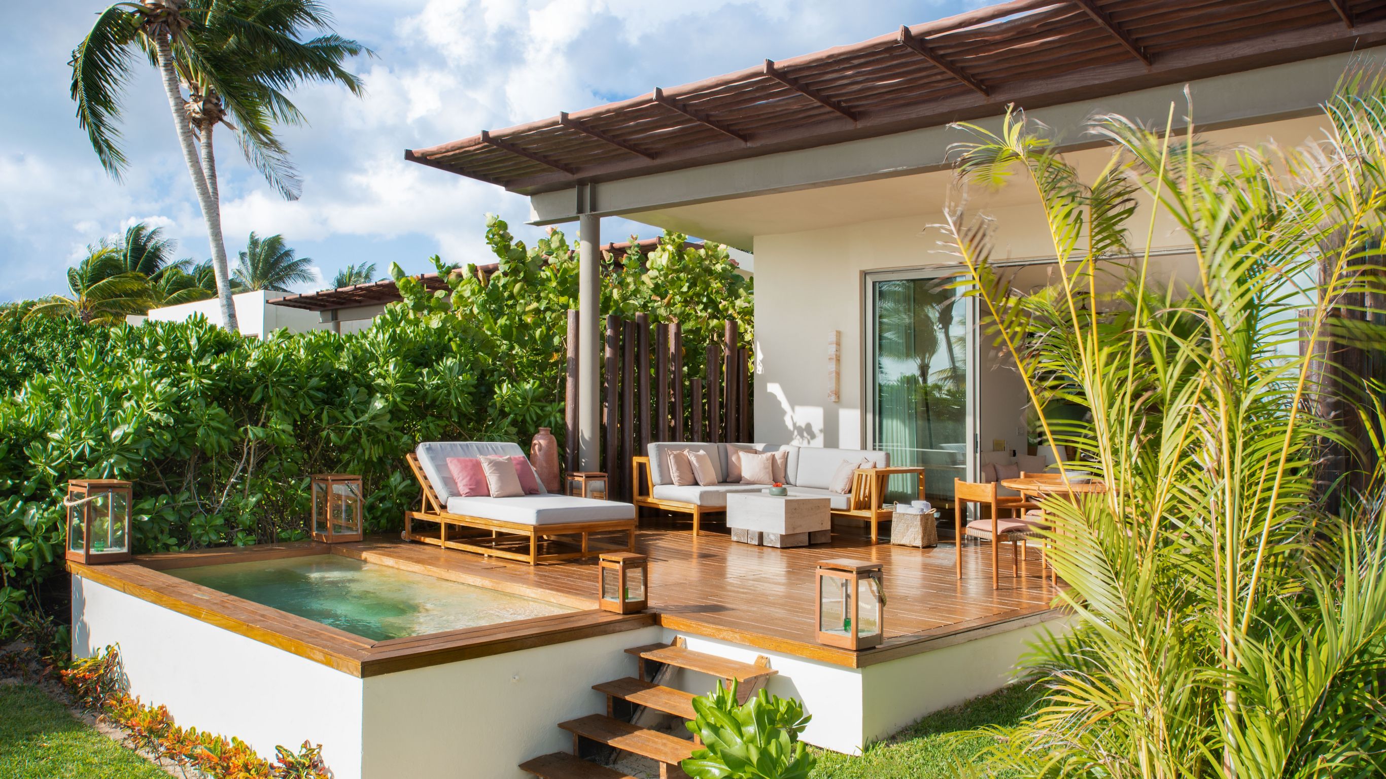 Terraza privada de la Beachfront Studio Suite