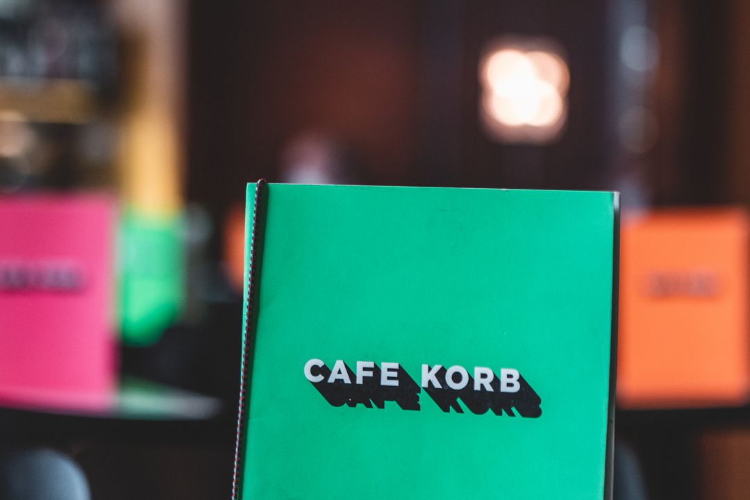 Rosewood Vienna Cafe Korb