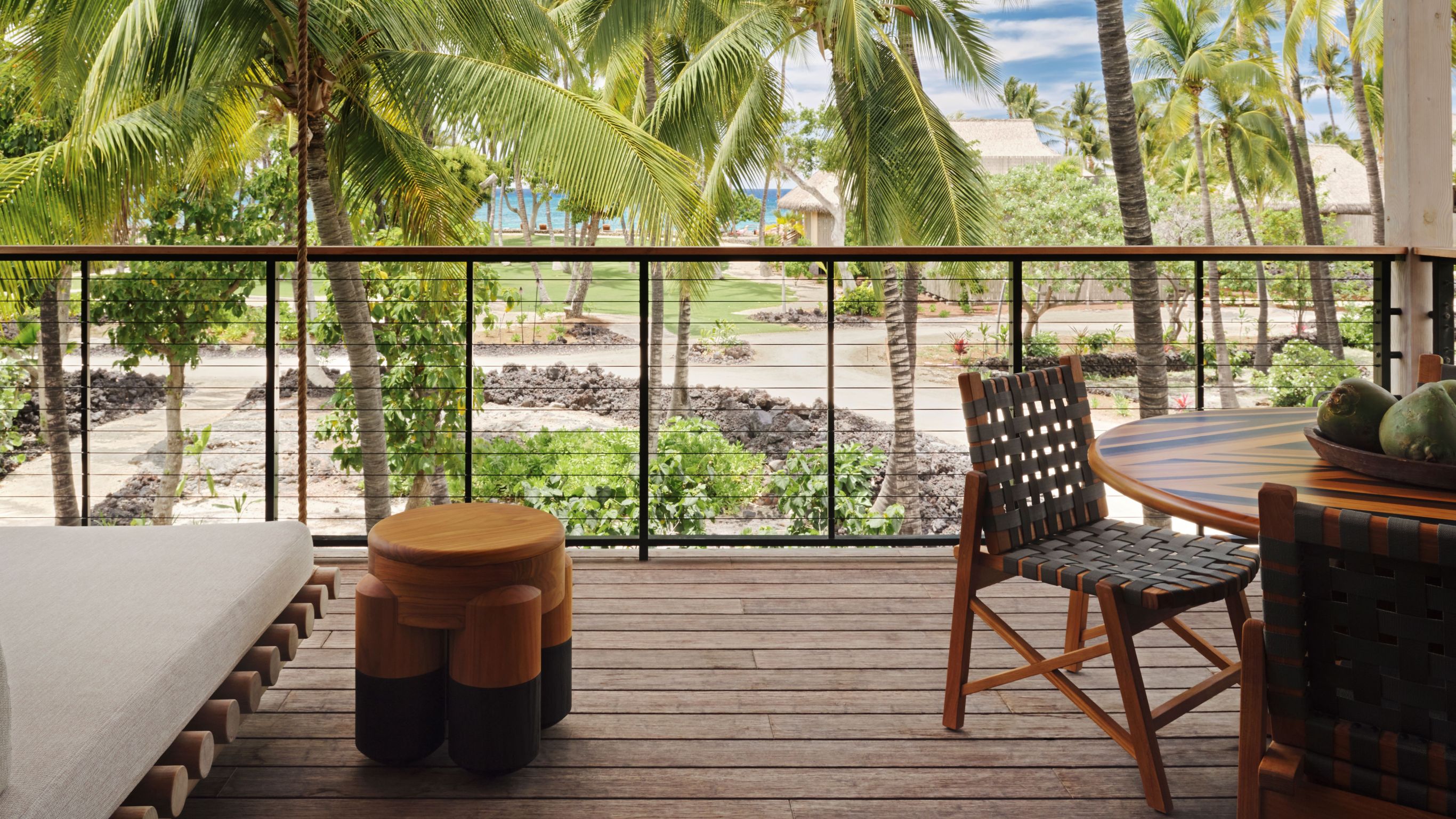 Tree Top King Hale Lanai