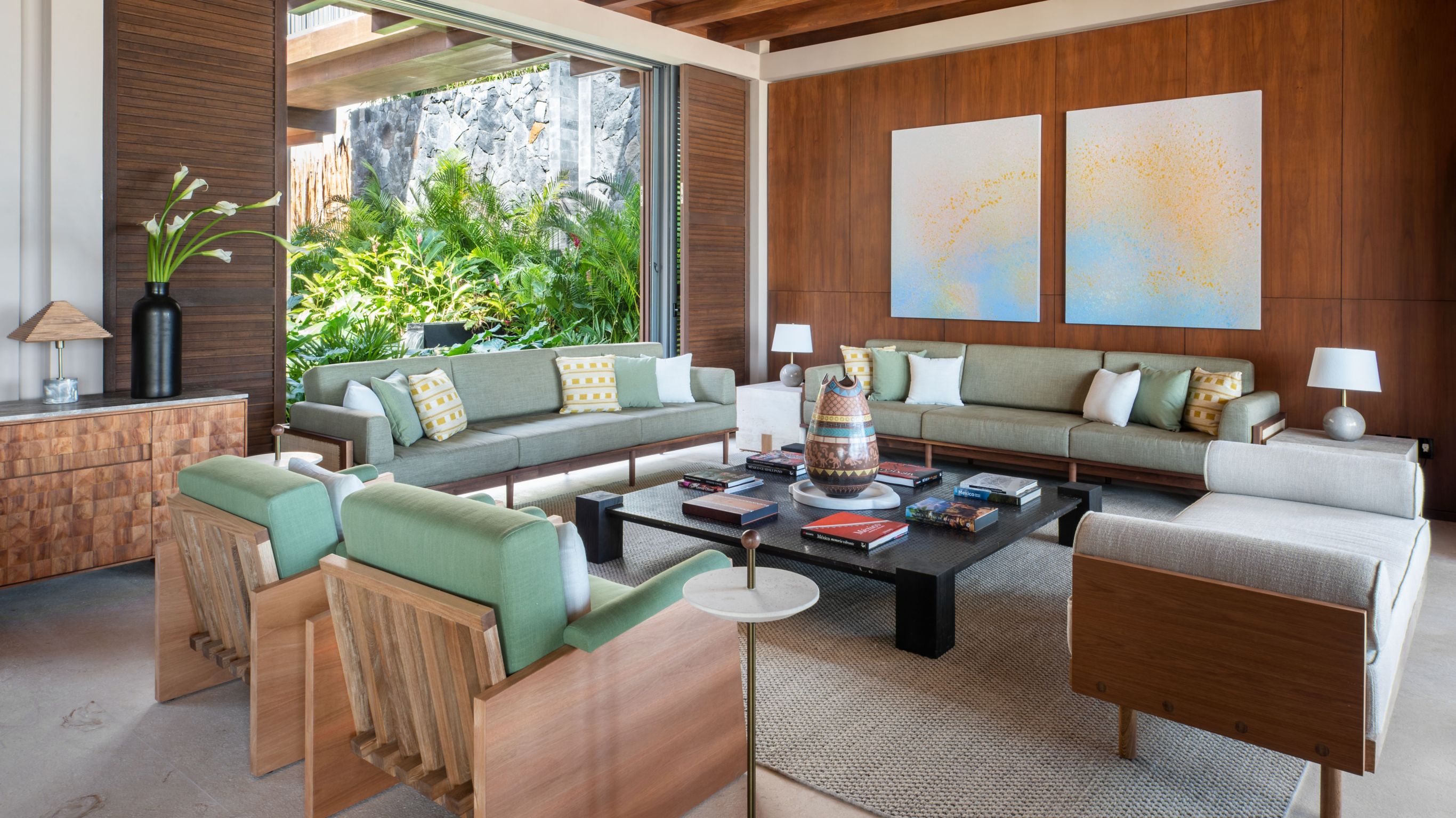 Beachfront Villa beachfront LIVING ROOM