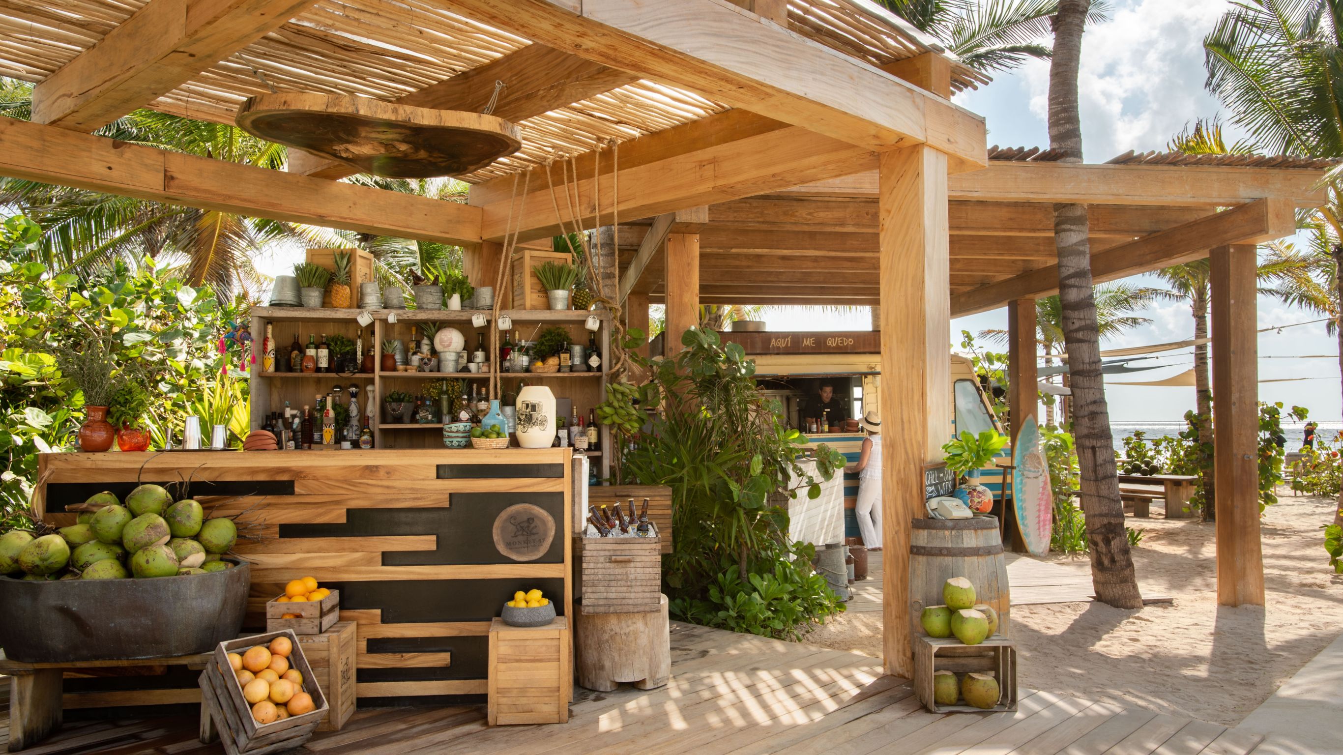 Aquí Me Qudeo food truck, La Cantina