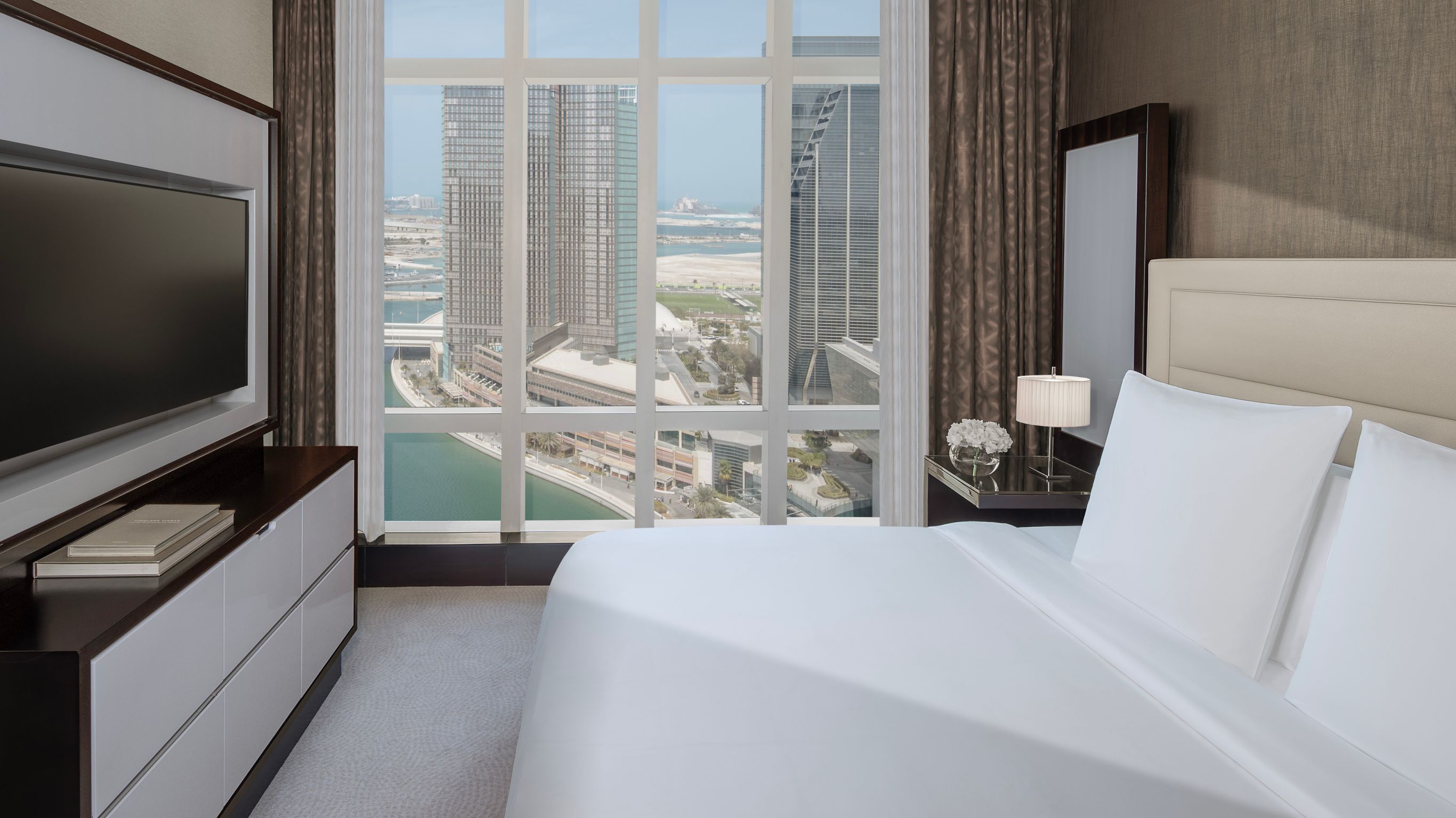 Deluxe One Bedroom Suite