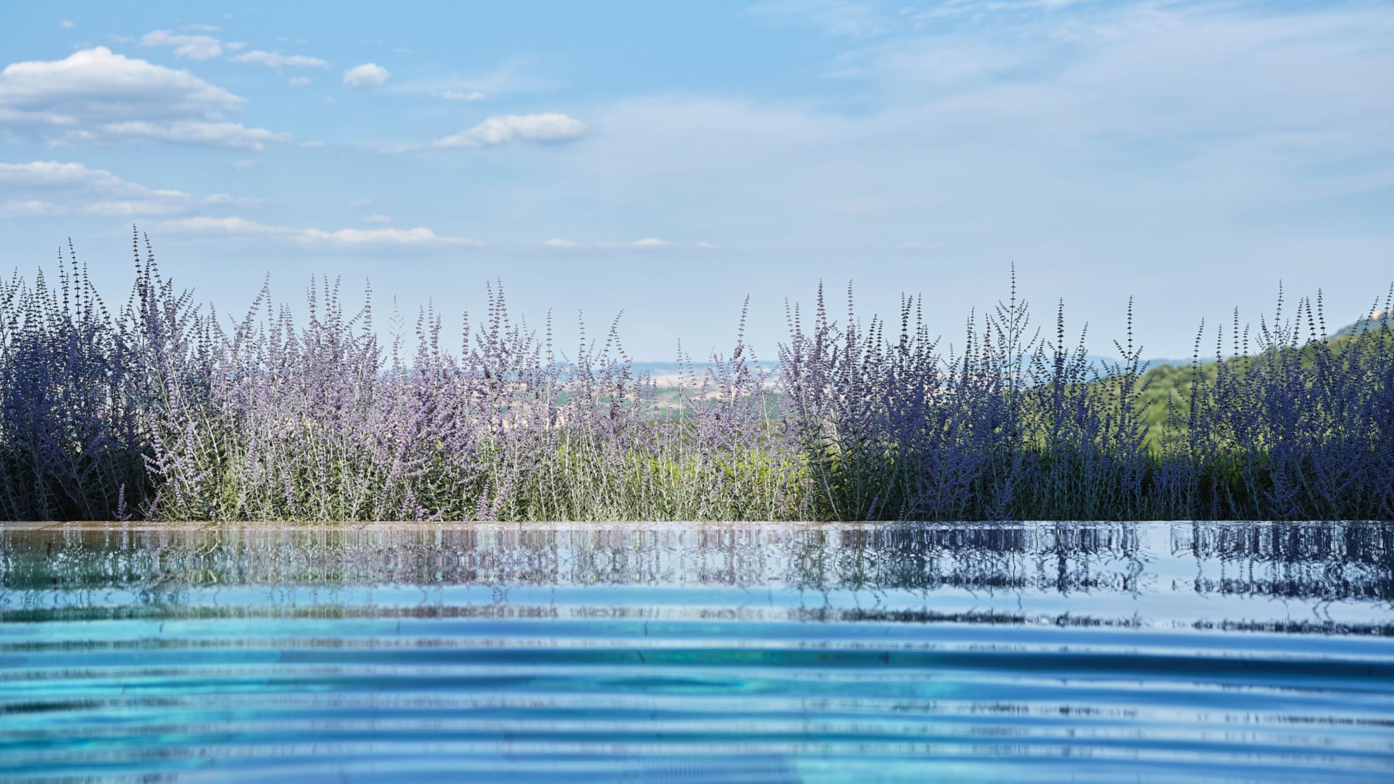 Piscina a Sfioro