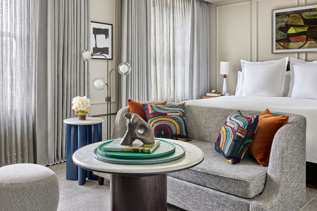 Grand Premier Gallery View Suite