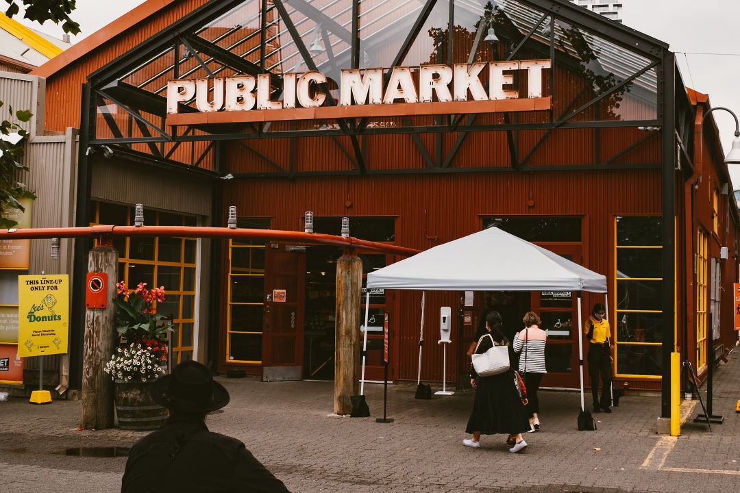 Holt Renfres shopping