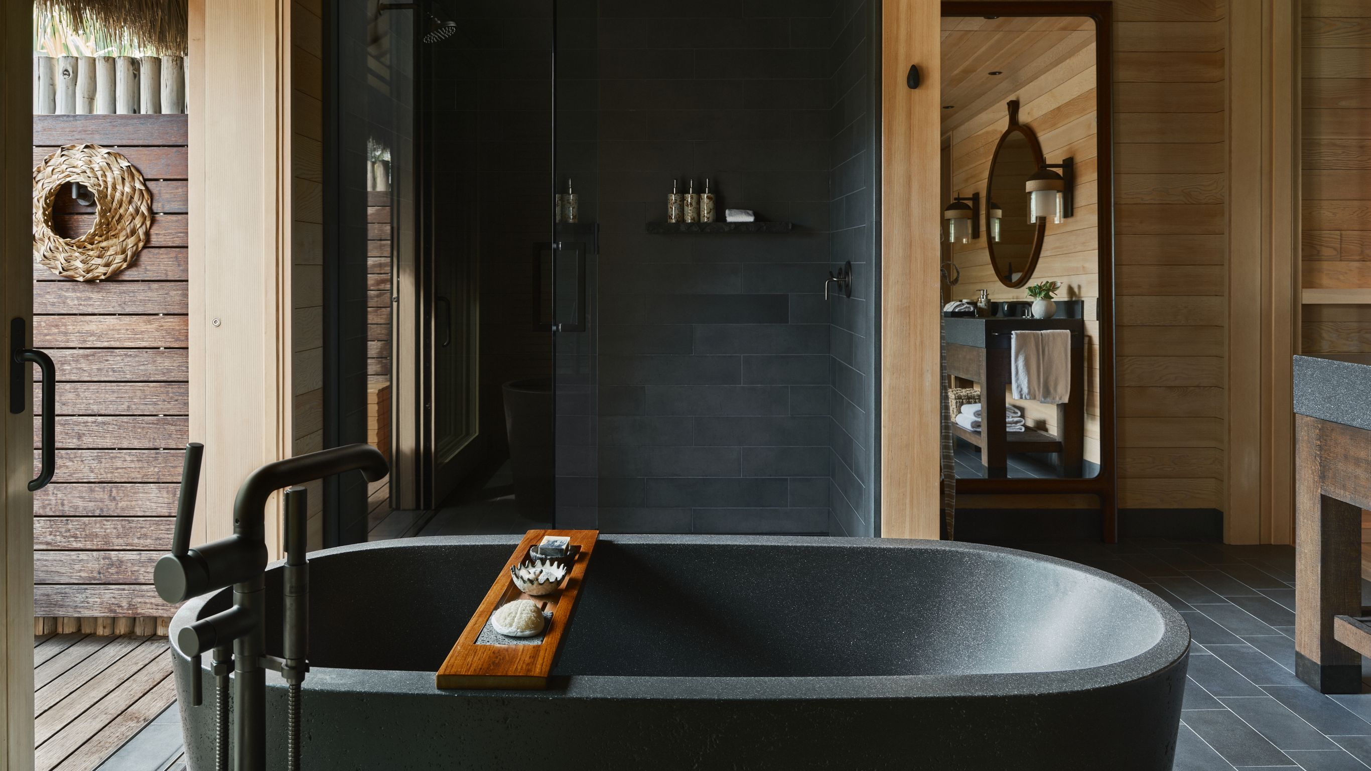 Soaking Tub & Shower