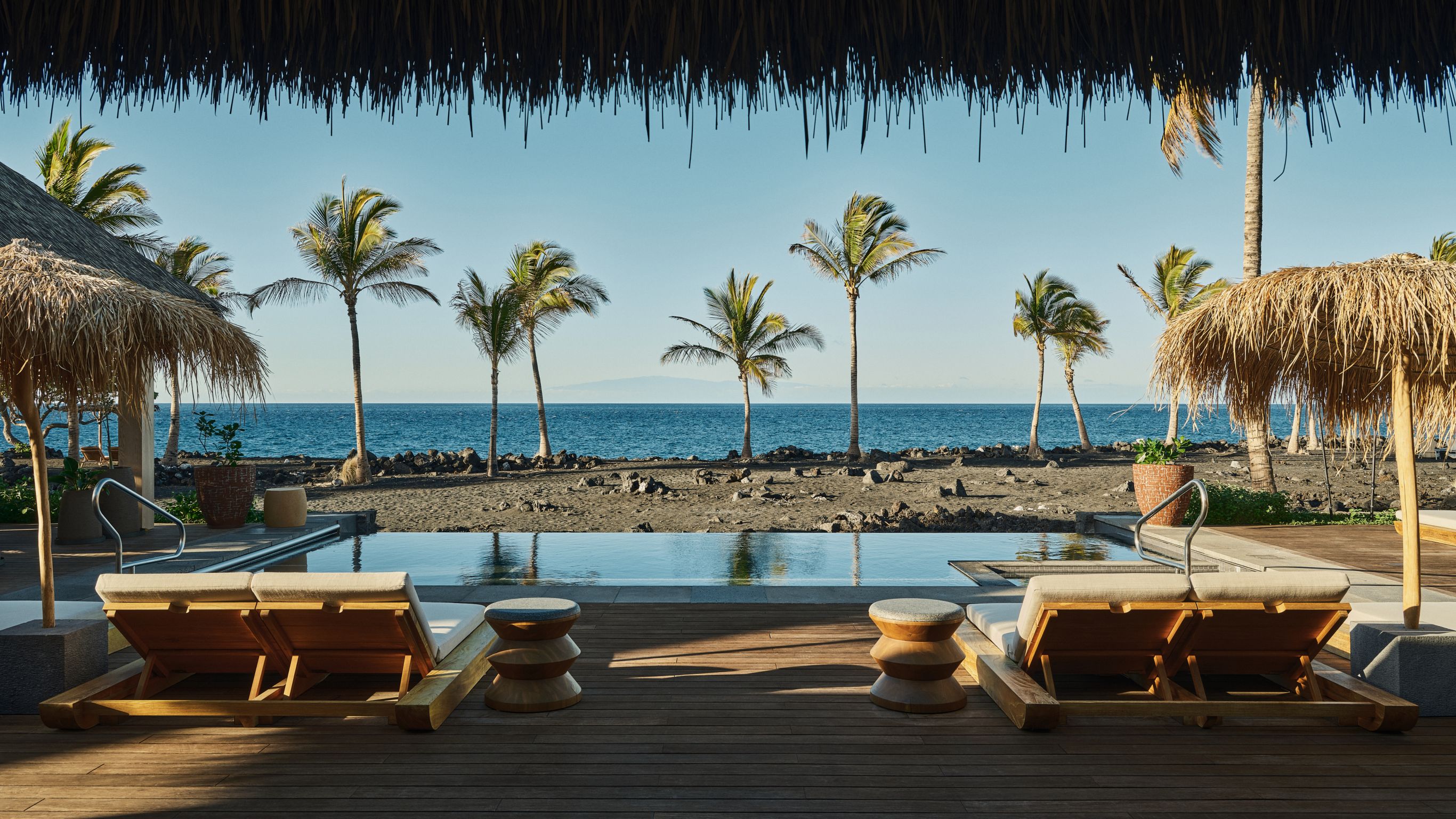 Ocean Front Four Bedroom Kumukea Suite