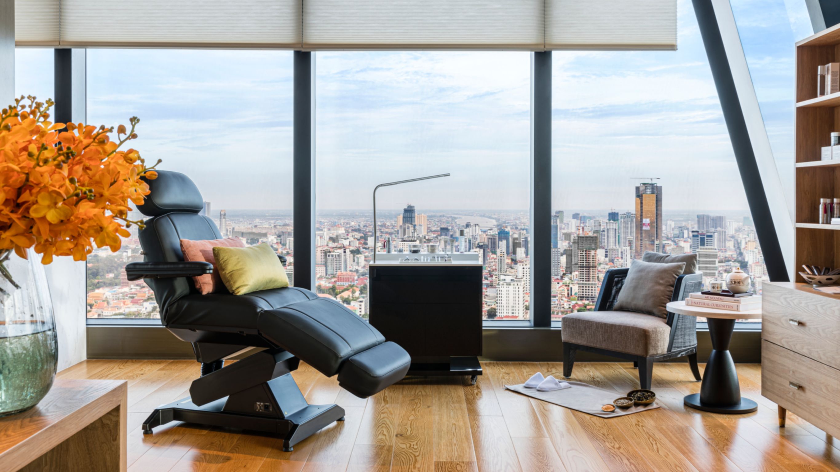 Pedi Mani Cure Stuidio by Bastien Gonzalez