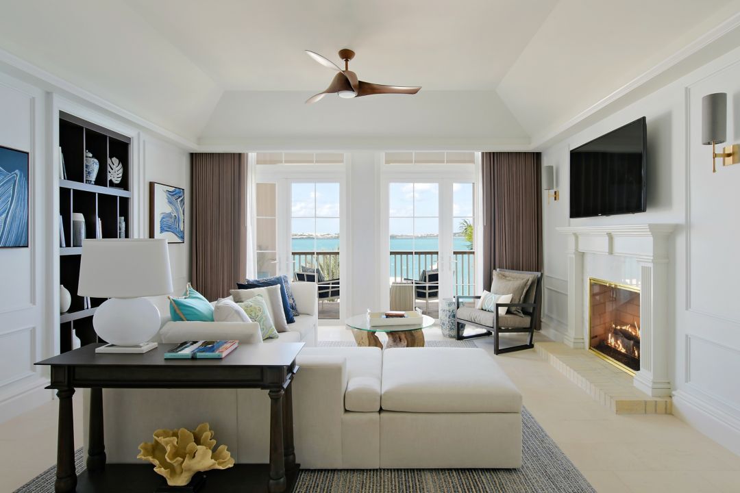 Harbor view suite parlor