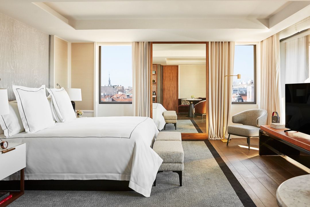 Junior Anglada Suite