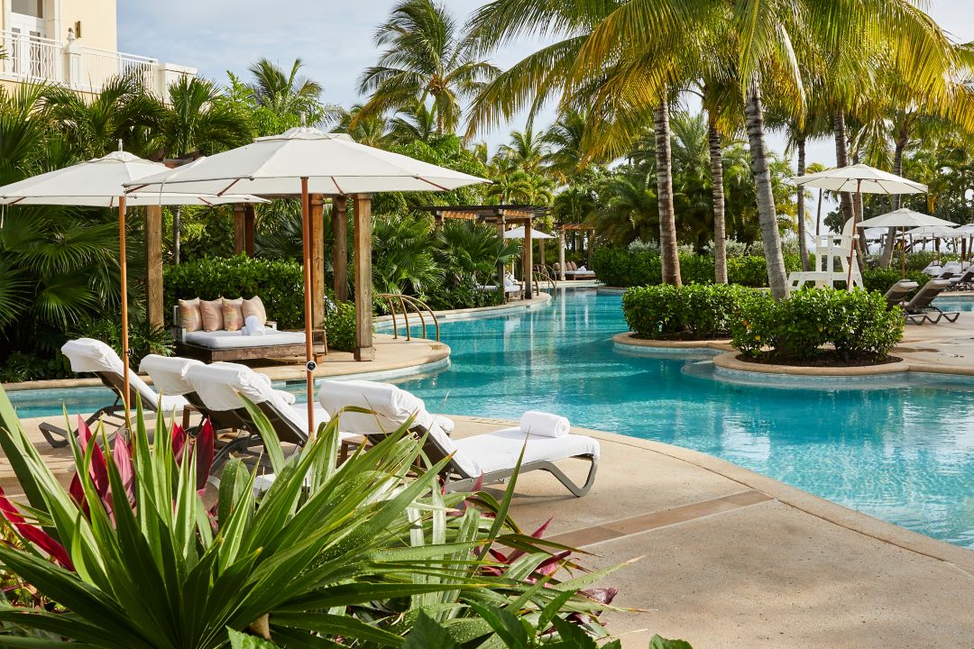 Daybed at Lagood pool