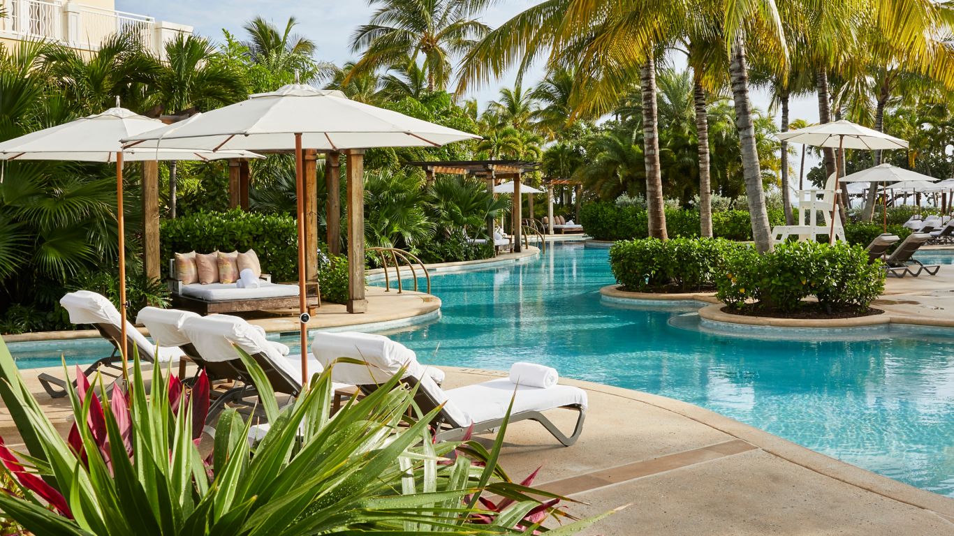 lagoon pool with daybed