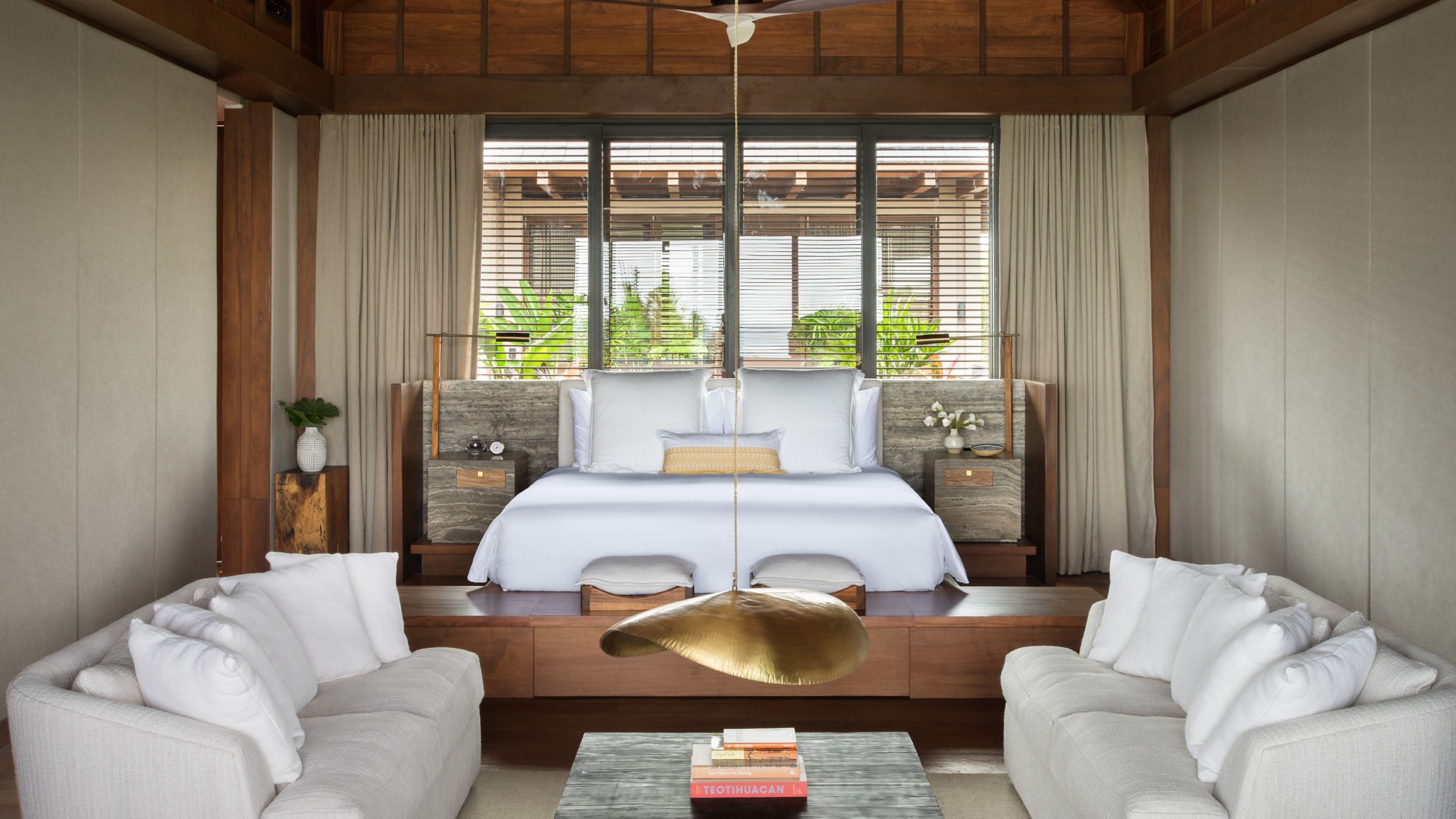 Beachfront Villa_Master Bedroom with king bed and sitting area