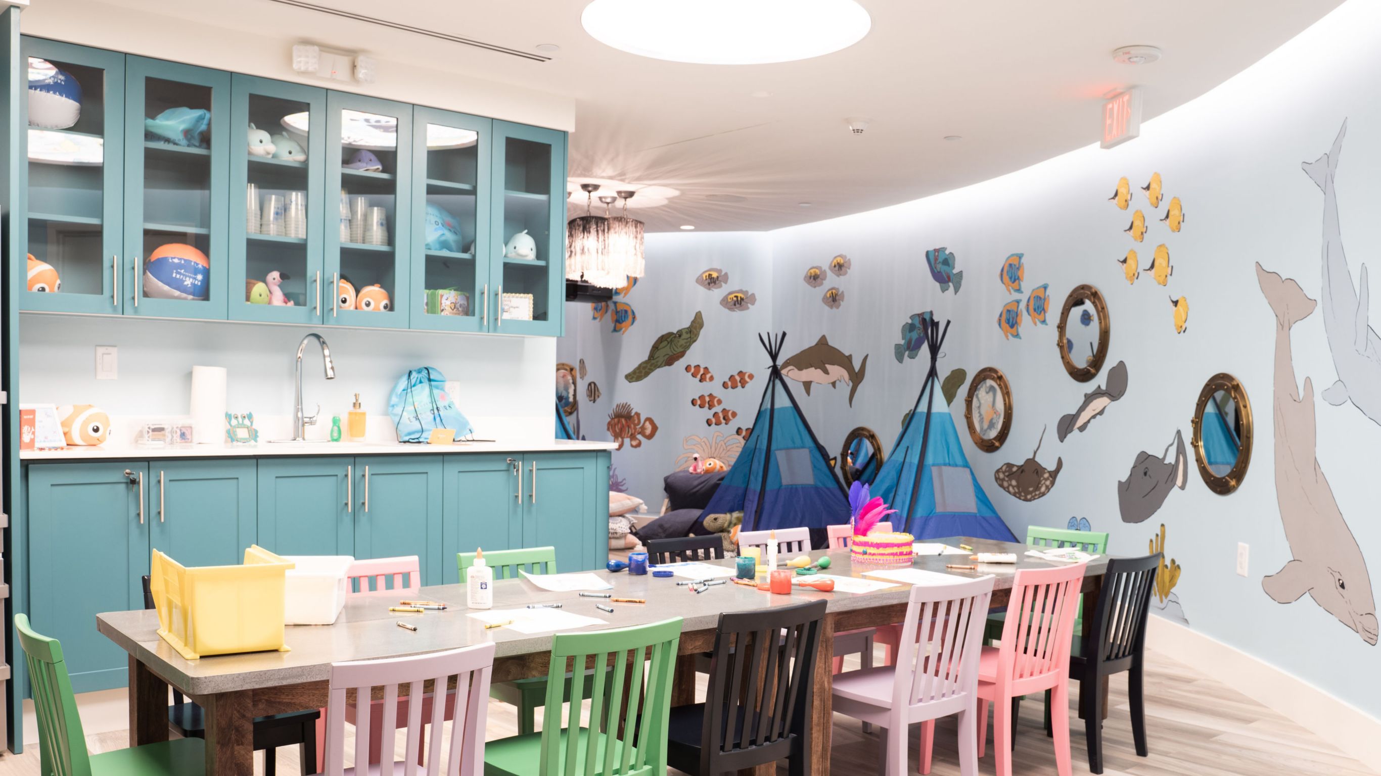 front tables in RW Explorers club