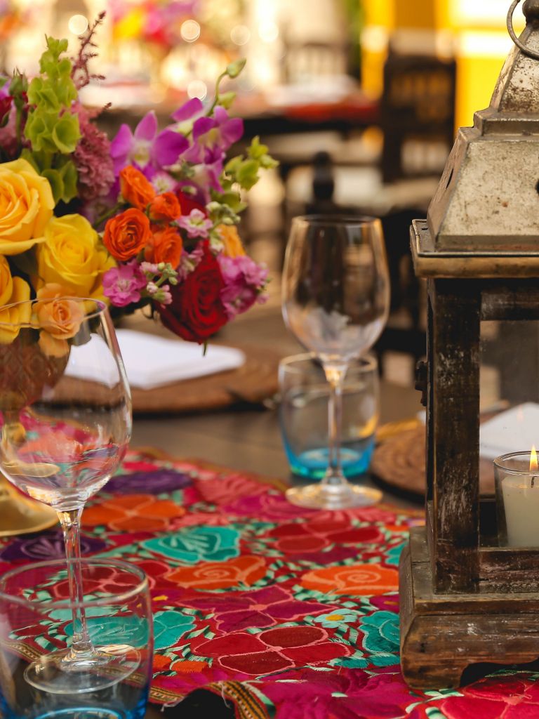 Mesas de verano que te inspiran a crear bellas decoraciones, image size:768x1024