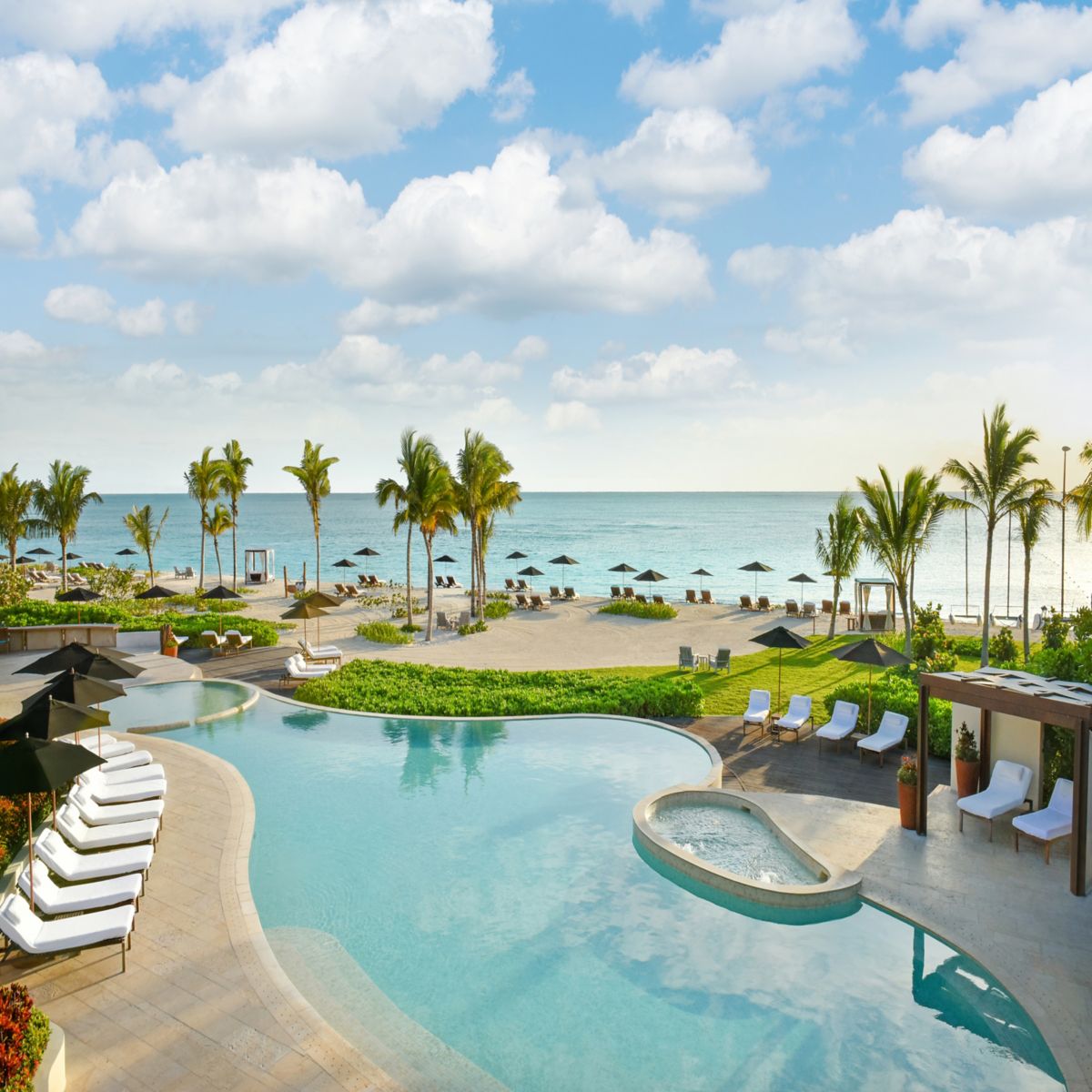 Rosewood Mayakoba pool and Caribbean beach
