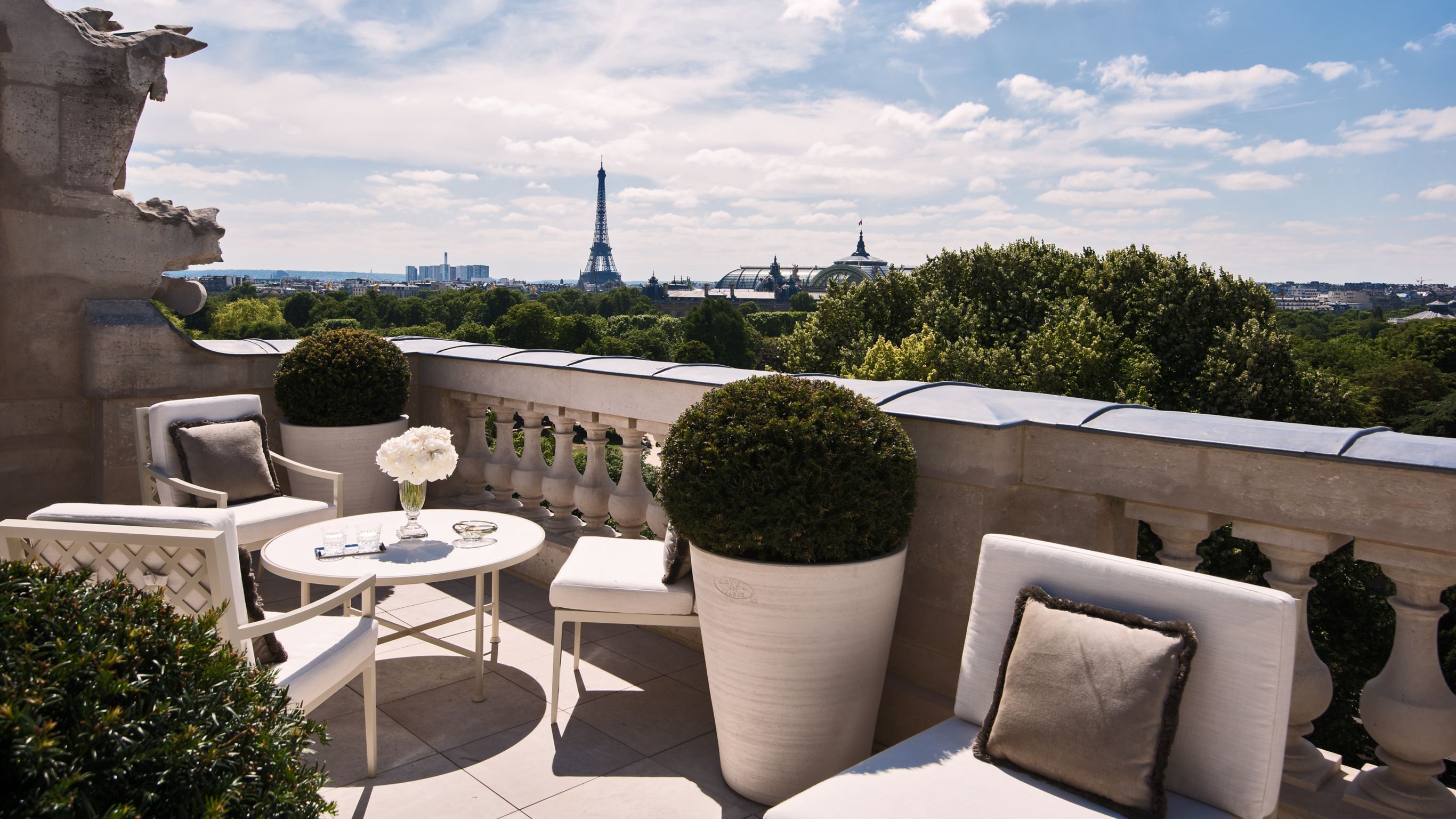 Signature Suite Louis XV  Rosewood Hôtel de Crillon