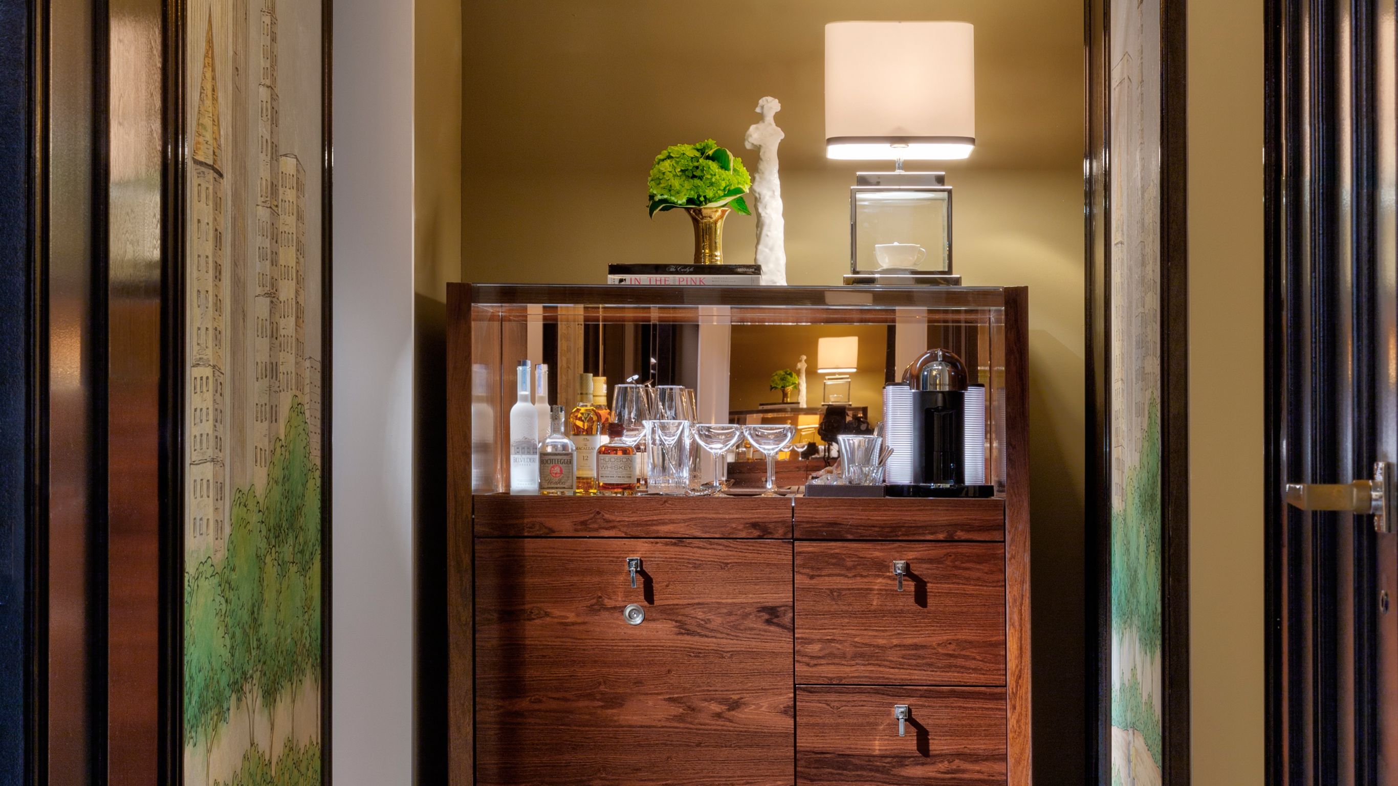 Premier Suite detail cropped image