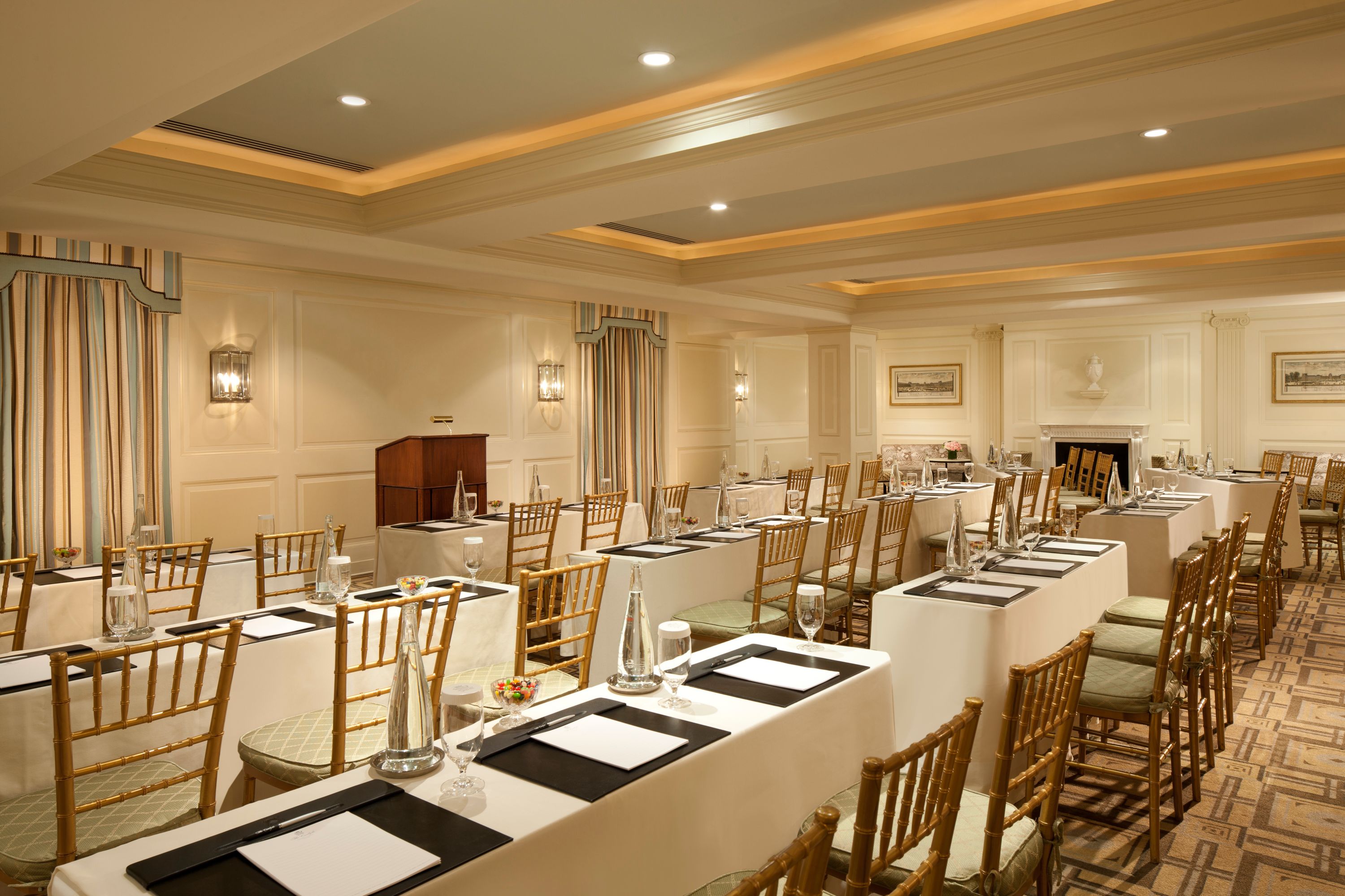 business-hotels-in-new-york-city-the-carlyle-a-rosewood-hotel