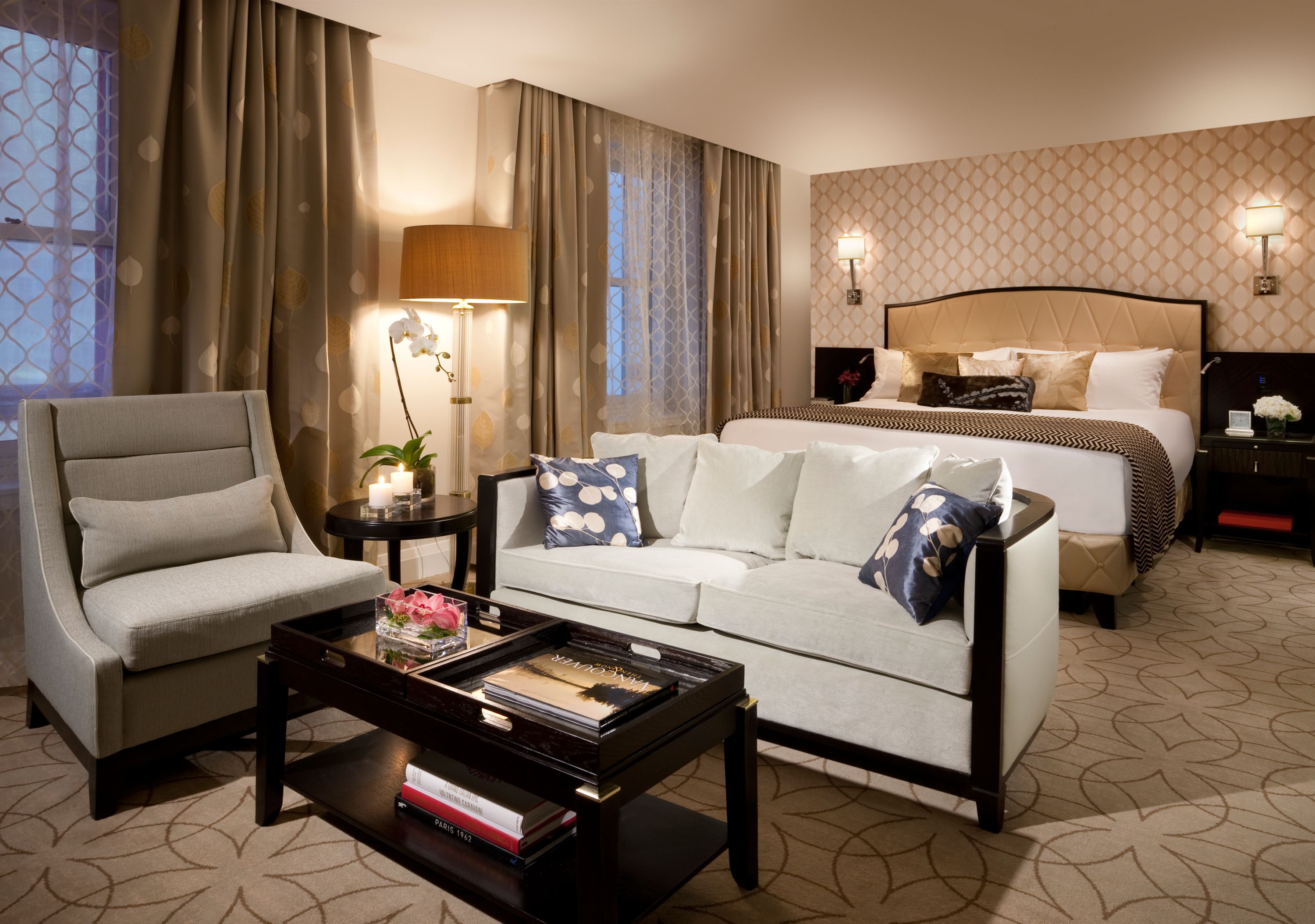 Hotel Georgia Luxury Rooms | Deluxe Room | Rosewood Hotels