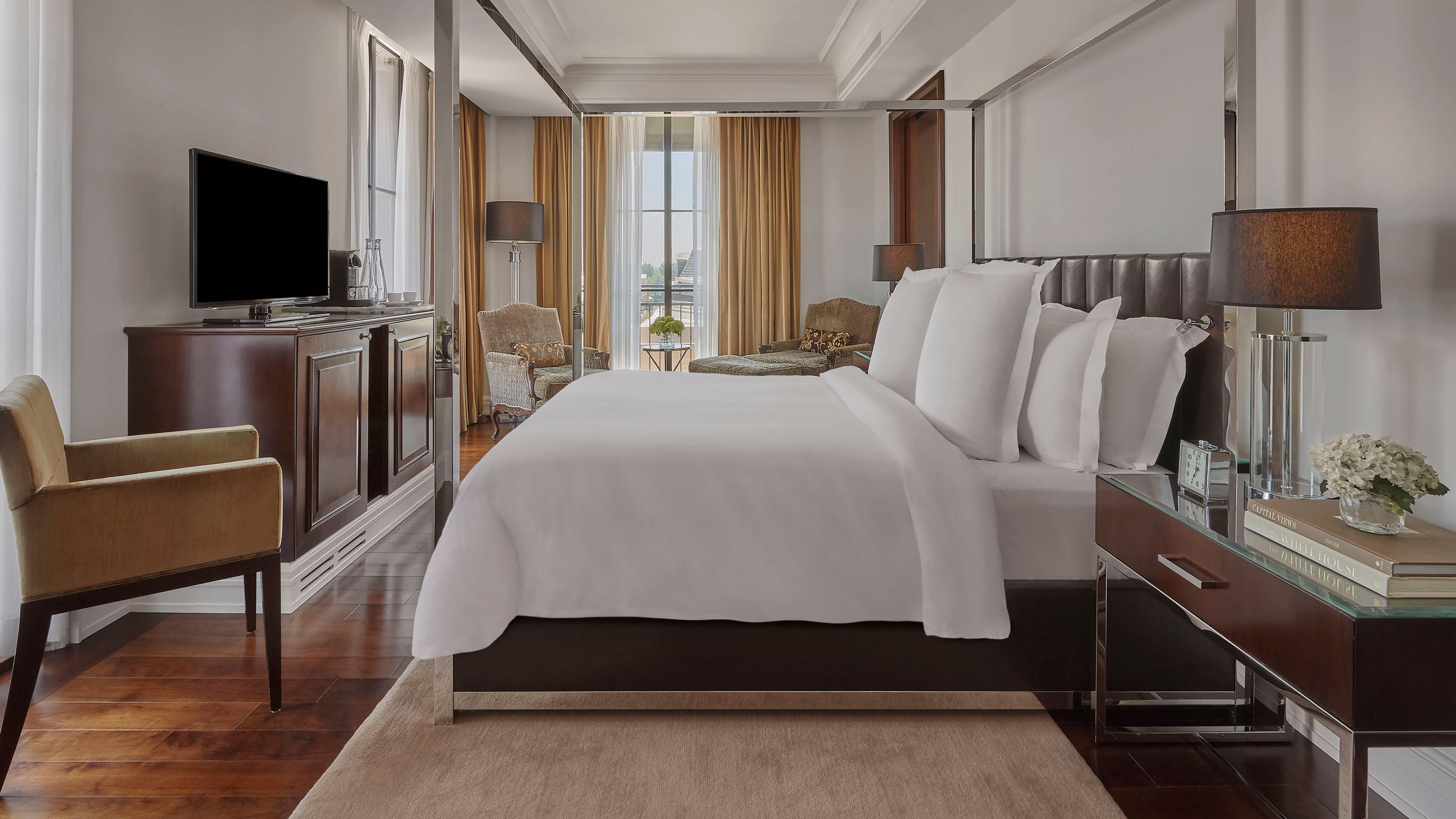 Premier Corner King Room