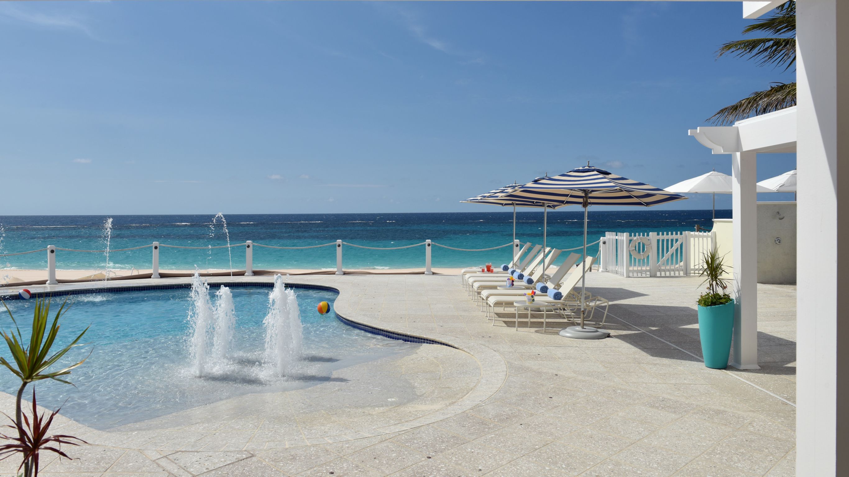 Beach Club Fountain Pool