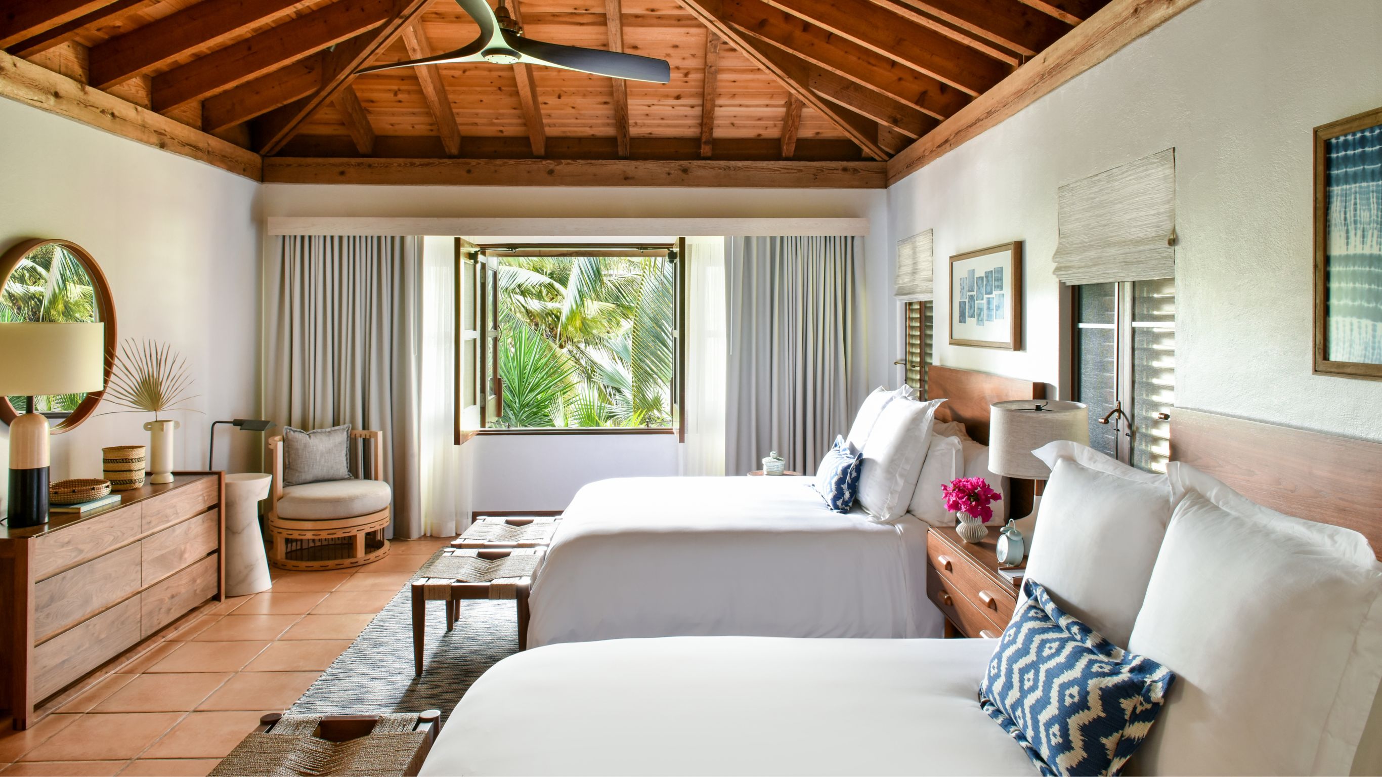 Columbus House Double Queen Room