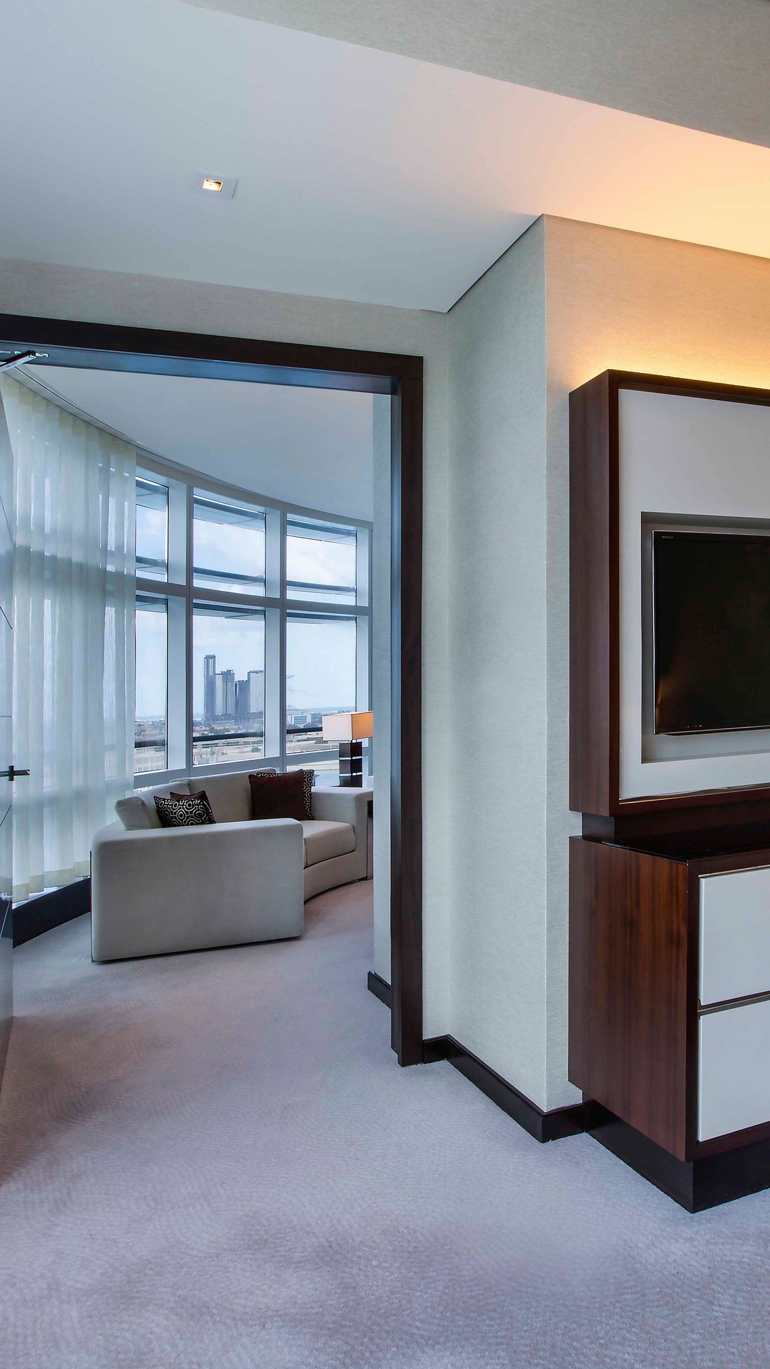 جناح اكسيكتيف التنفيذي بغرفة نوم واحدة | فندق روزوود أبوظبي