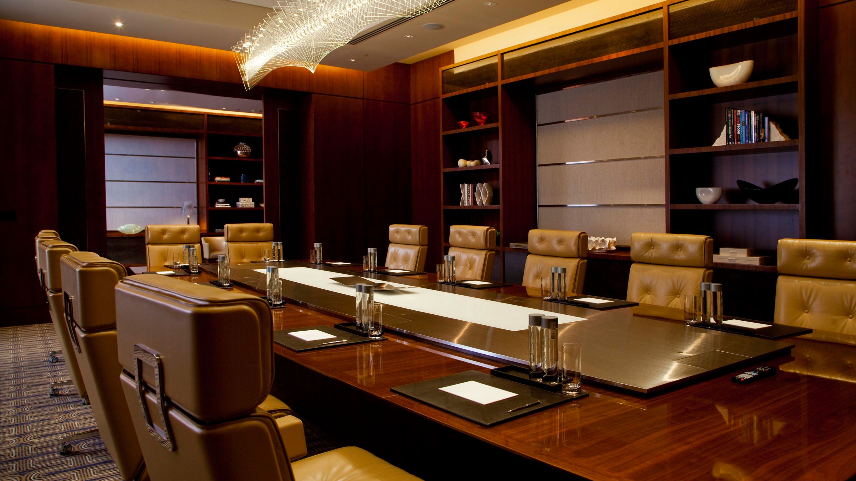 قاعة اجتماعات مجلس الإدارة | فندق روزوود أبوظبي