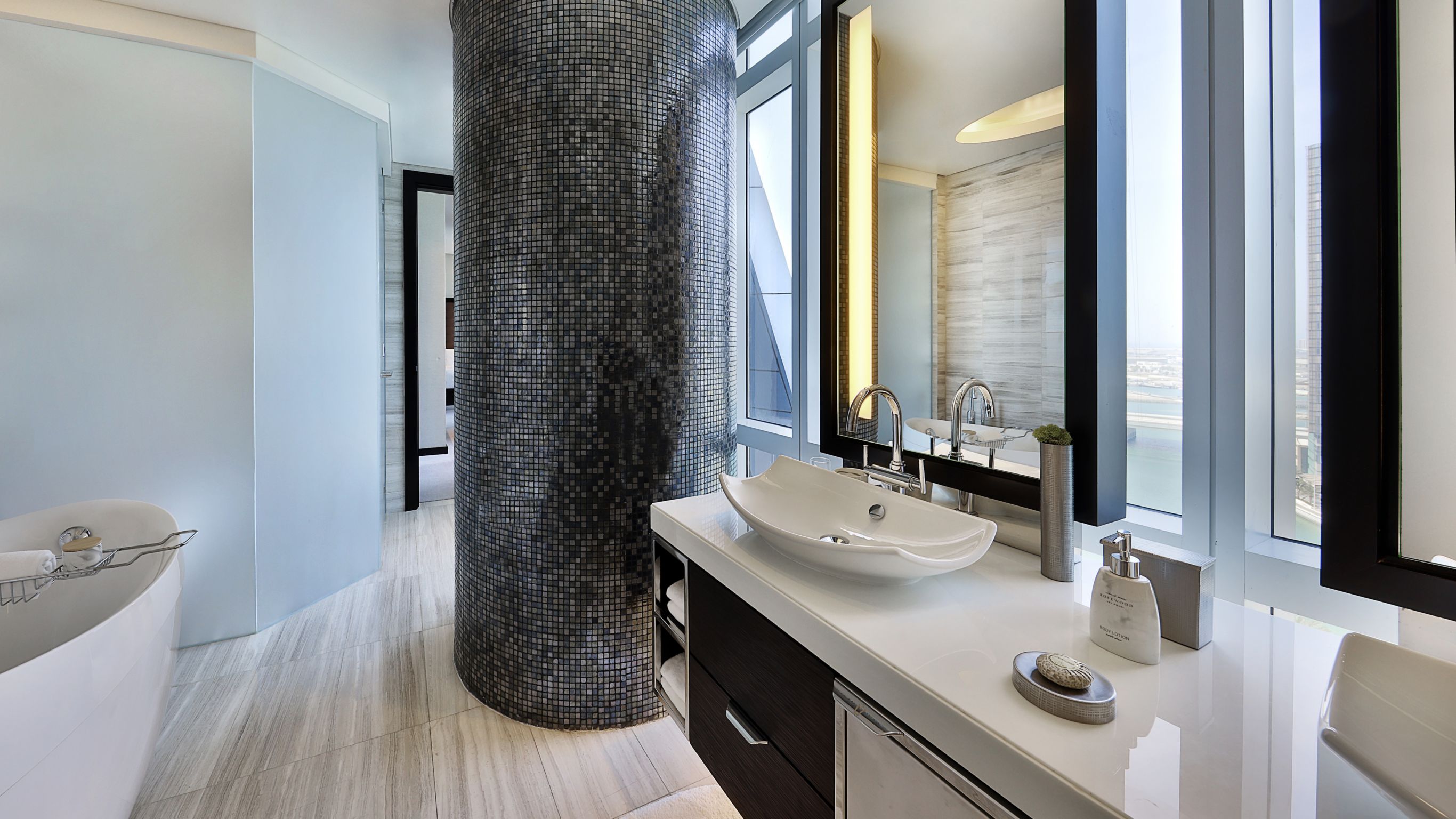 Executive One Bedroom Suite Bathroom