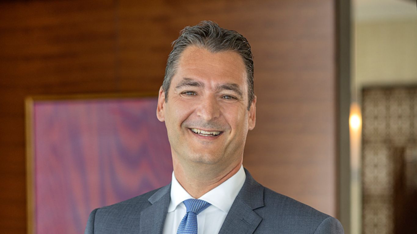 瑰丽酒店委任ROLAND DUERR为慕尼黑瑰丽酒店董事总经理