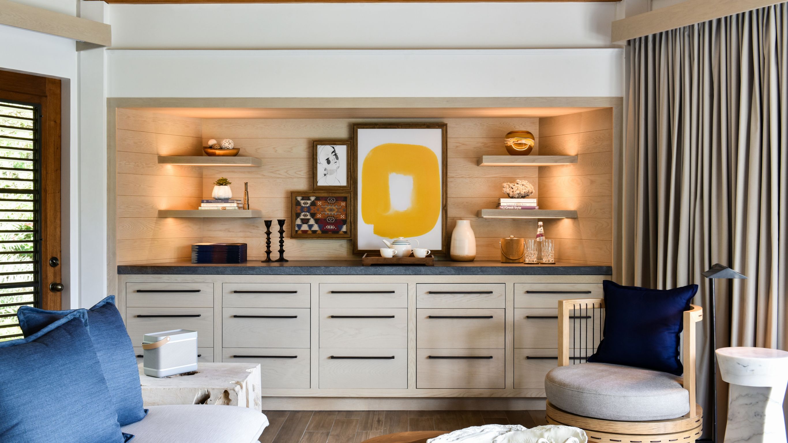 Grand One-Bedroom Pool Suite Living Room Bar