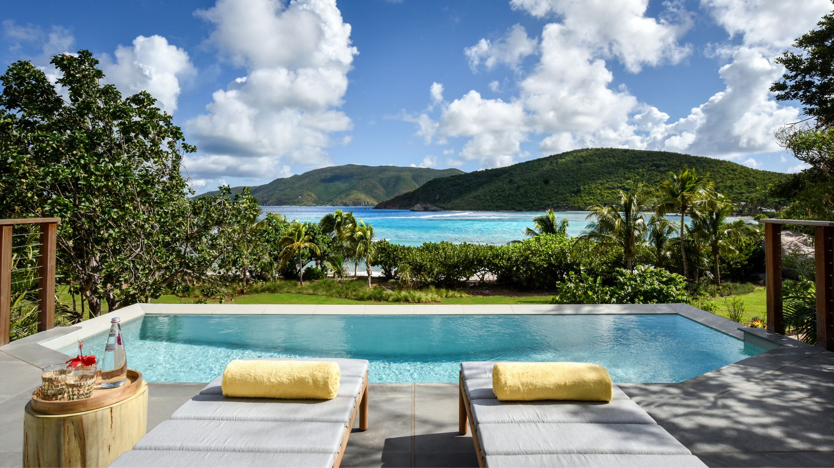 Grand One-Bedroom Pool Suite Terrace