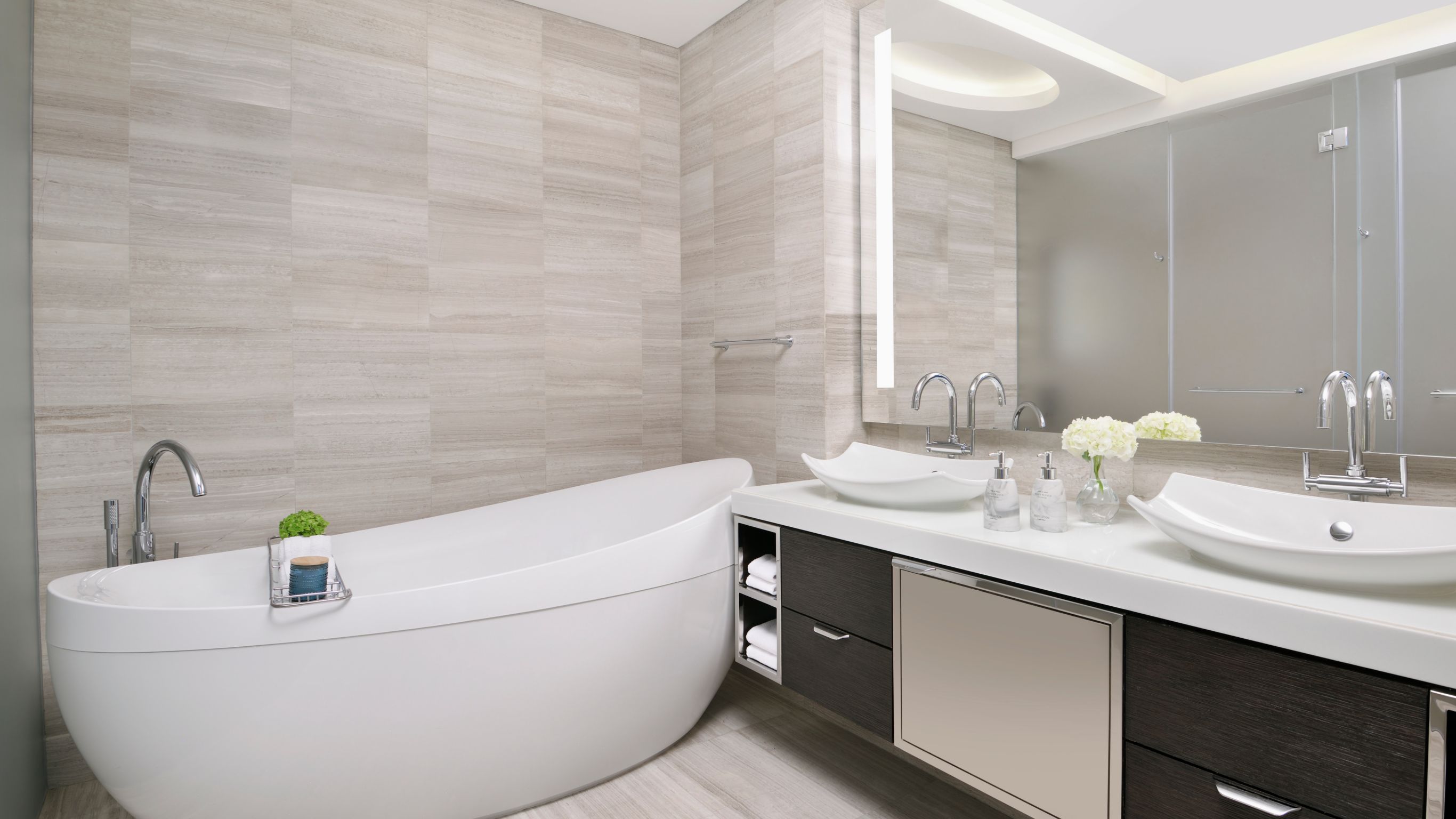 Rosewood one bedroom suite washroom