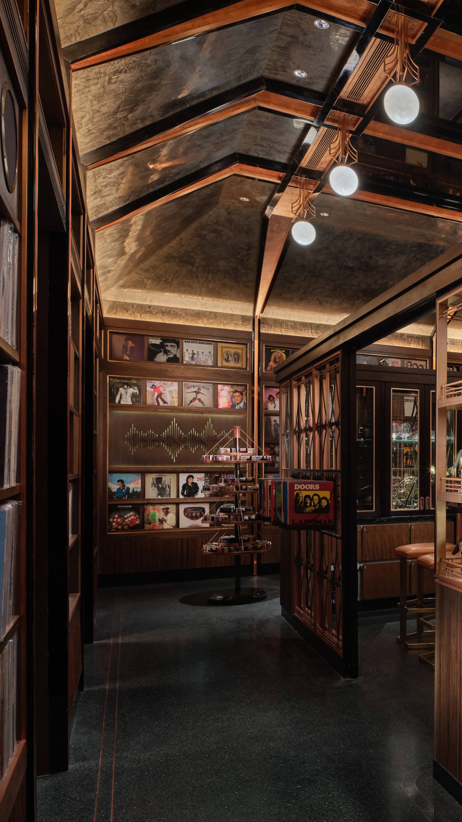 Lennon's | Rosewood Bangkok