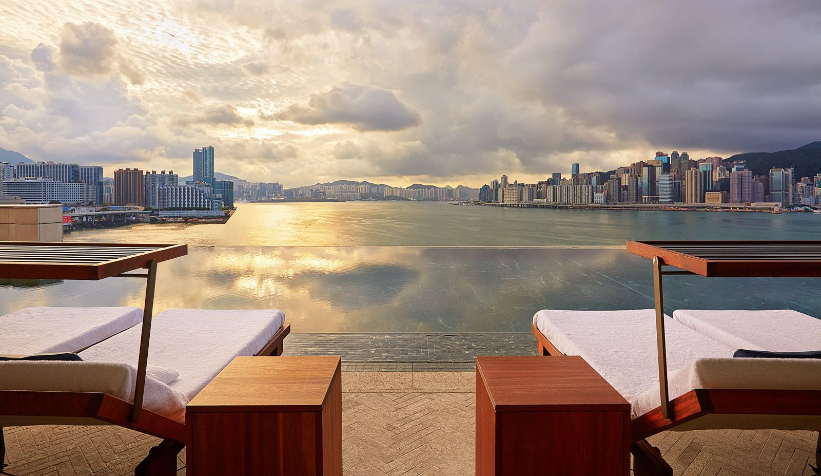 Luxury Hotel in Hong Kong | Tsim Sha Tsui Hotel | Rosewood