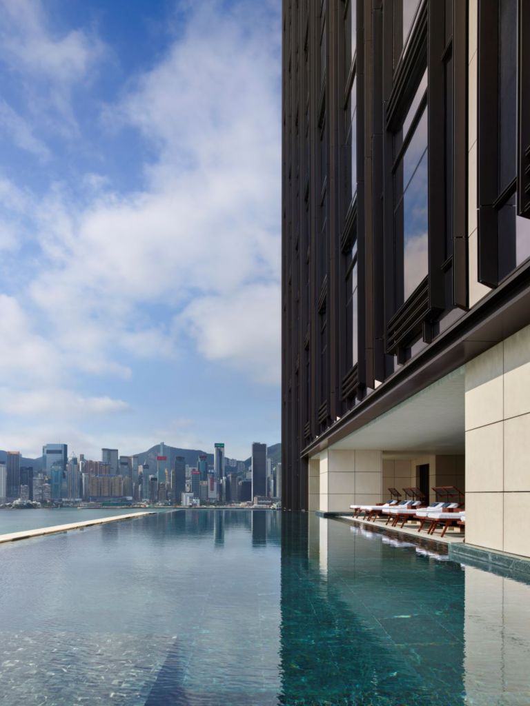 Hong Kong Hotel Infinity Pool | Asaya Pool | Rosewood Hong Kong