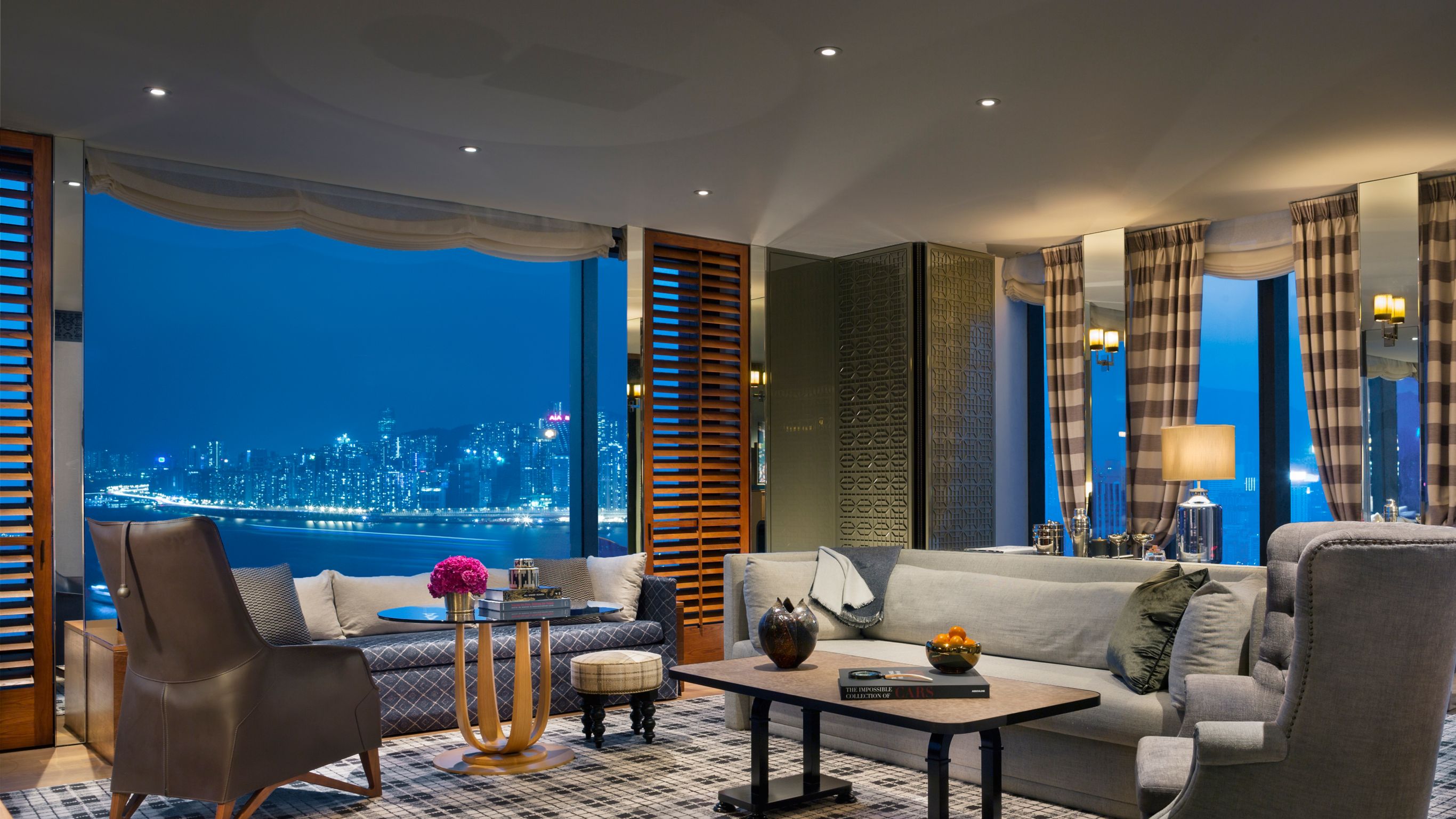 Rosewood Hong Kong Harbour Corner Suite