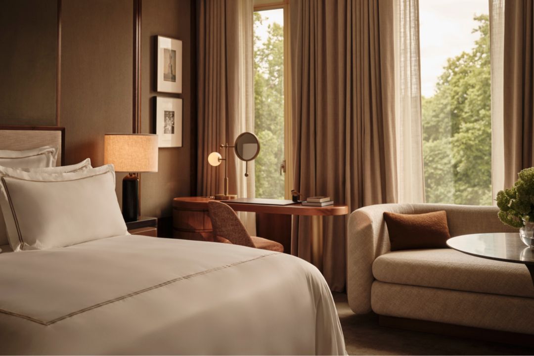 Grosvenor Junior King Suite