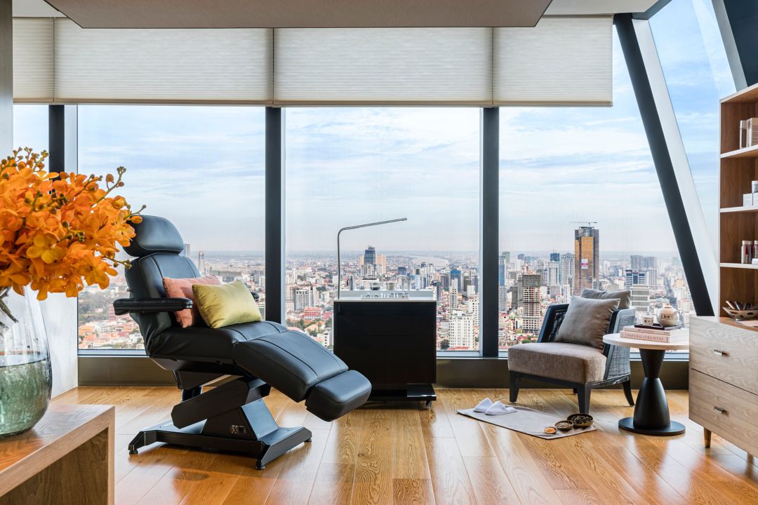 Pedi Mani Cure Studio By Bastien Gonzalez