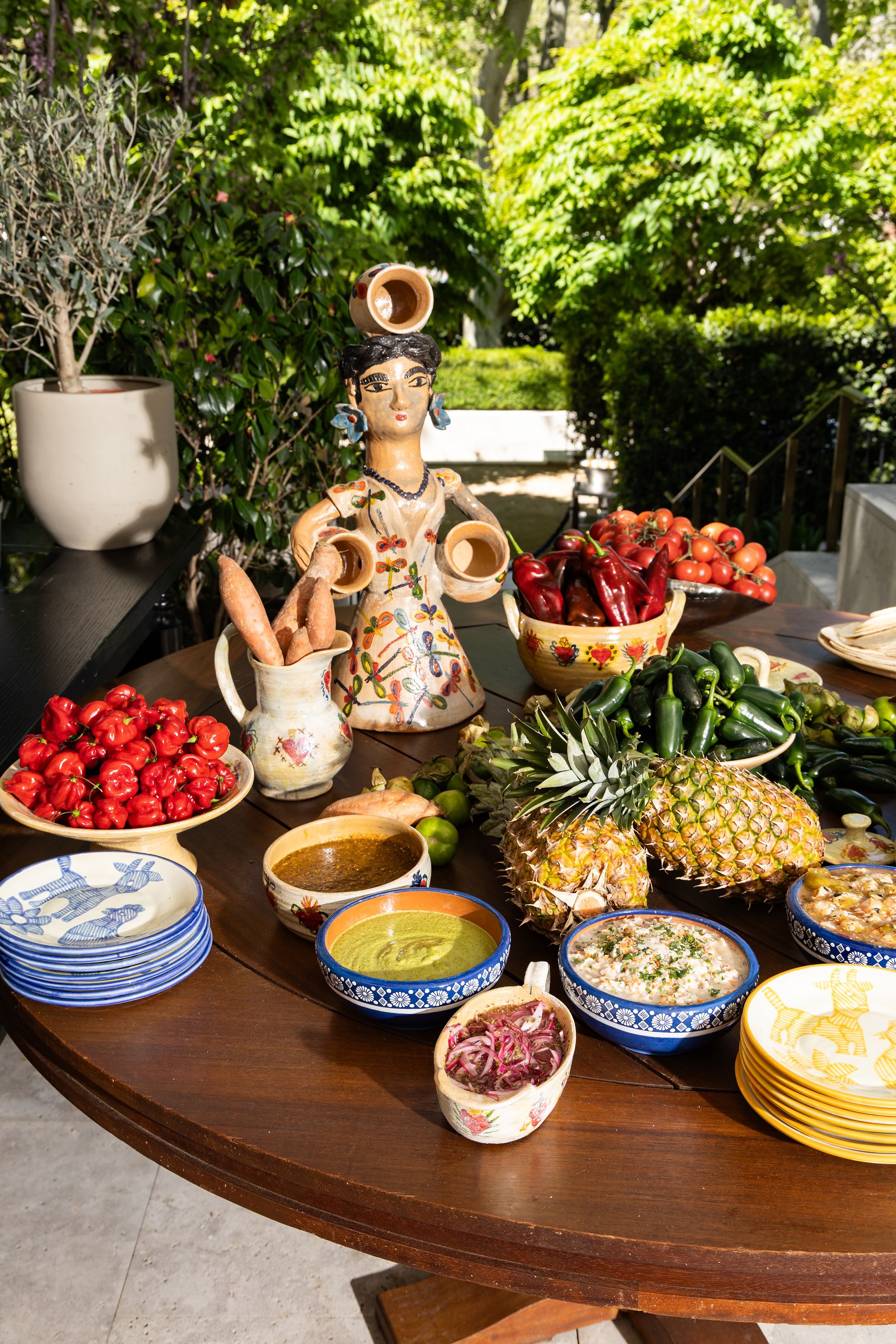 Servicio para boda civil 👰🏻\u200d♀️🤵🏻\u200d♂️ Filete a las brasas con salsa  obscura, vegetales grilleados con mayonesa de cilantro y pasta trufada con  champiñones. Ensalada gaucha de entrada. #cheflife #catering #wedding  #foodservice, image size:2000x3000